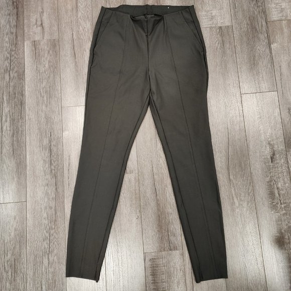 Old Navy Go Dry Leggings in Dark Green - Picture 2 of 8